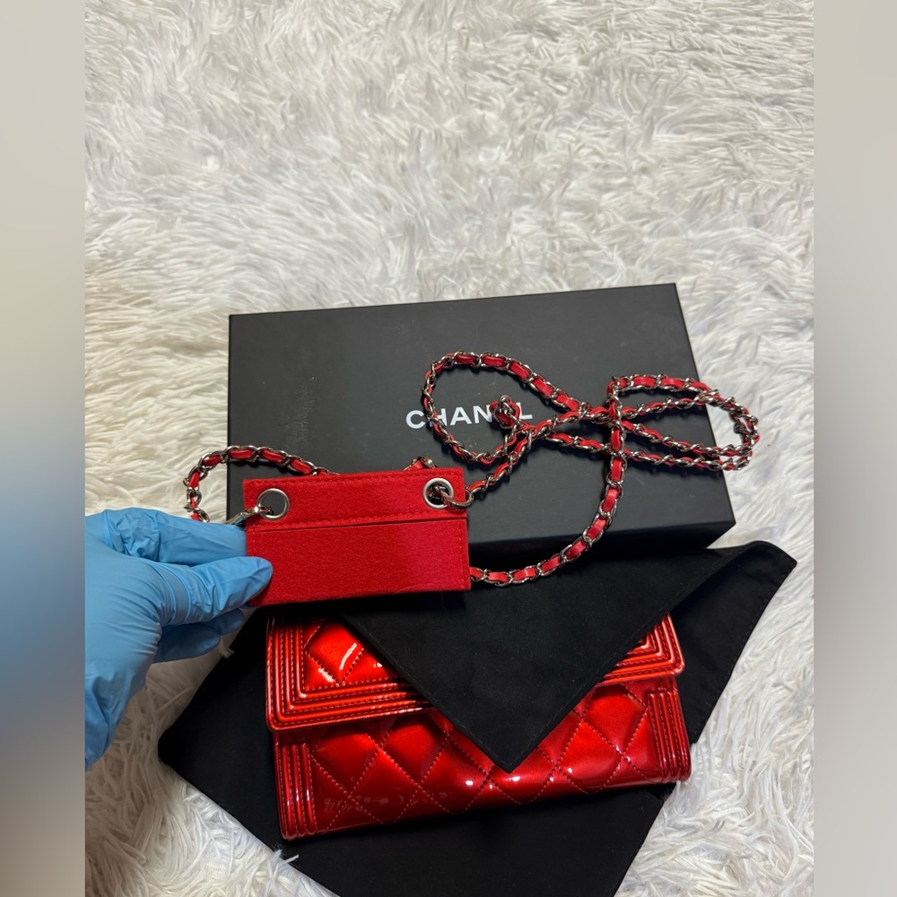 Chanel Red Patent Leather Single Flap Boy Continental Wallet - Picture 4 of 16